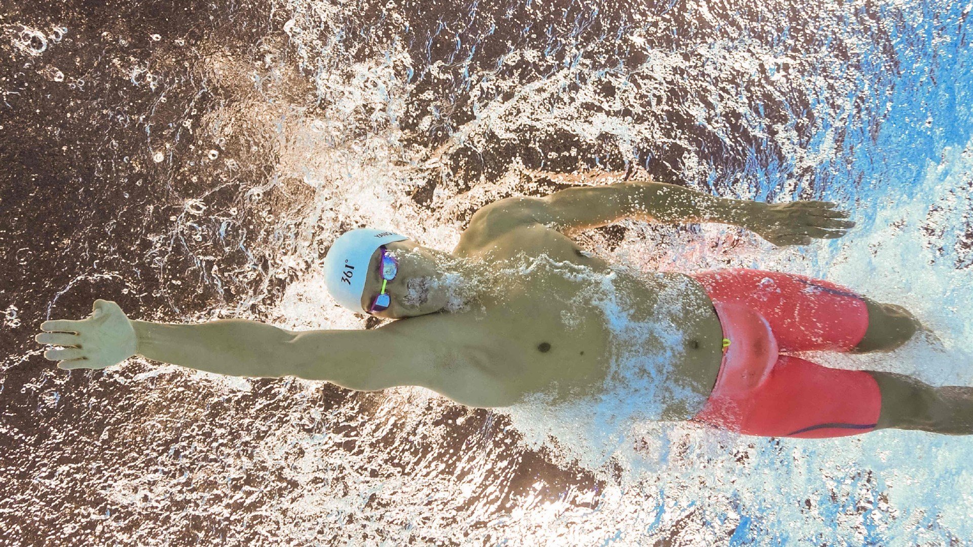 闫安为先农坛买多哈夺冠球台道歉：我和老婆直播没过脑子，未来谨言慎行！